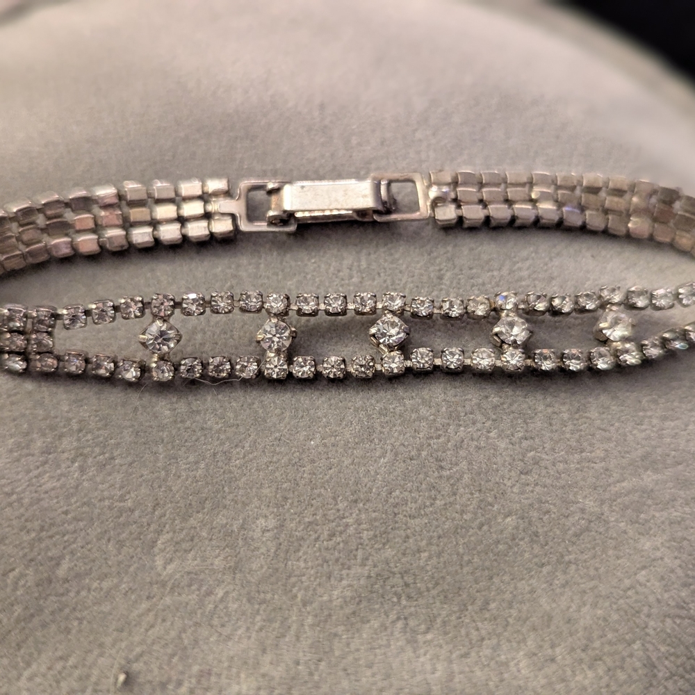 Vintage 1950s Rhinestone/Crystal Bracelet